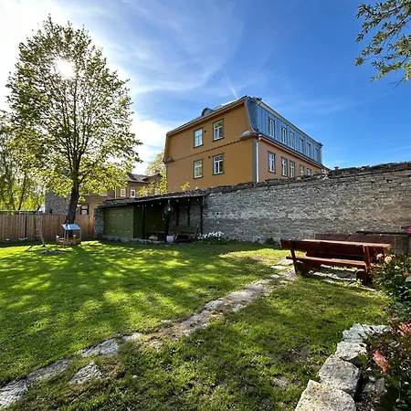 Апартаменты Garden Next To Telliskivi & Old Town Таллин